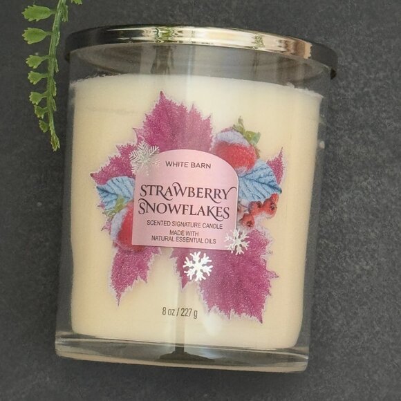 BBW Strawberry Snowflakes White Barn Bath & Body Works Single Wick Candle - Picture 5 of 10